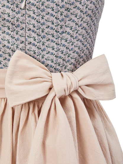 Blau mit Herz-Ausschnittund  Raffiniert Dirndl