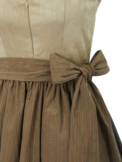 Grün mit Gerader Ausschnittund  Dezent Dirndl